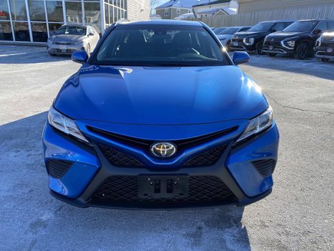 Used 2018 Toyota Camry SE w/ Moonroof Package image 9