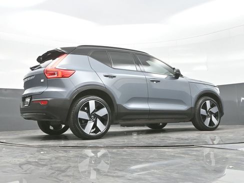 Used 2023 Volvo XC40 Recharge Ultimate image 28