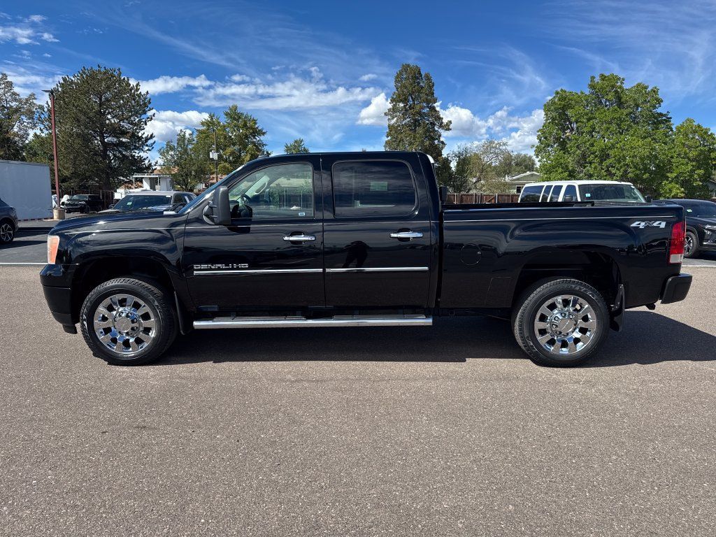 Used 2013 GMC Sierra 3500 Denali AWD/4WD image 2