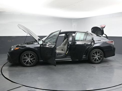 Used 2023 Toyota Camry SE FWD image 28