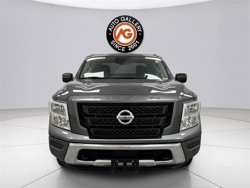 Used 2022 Nissan Titan SV image 2