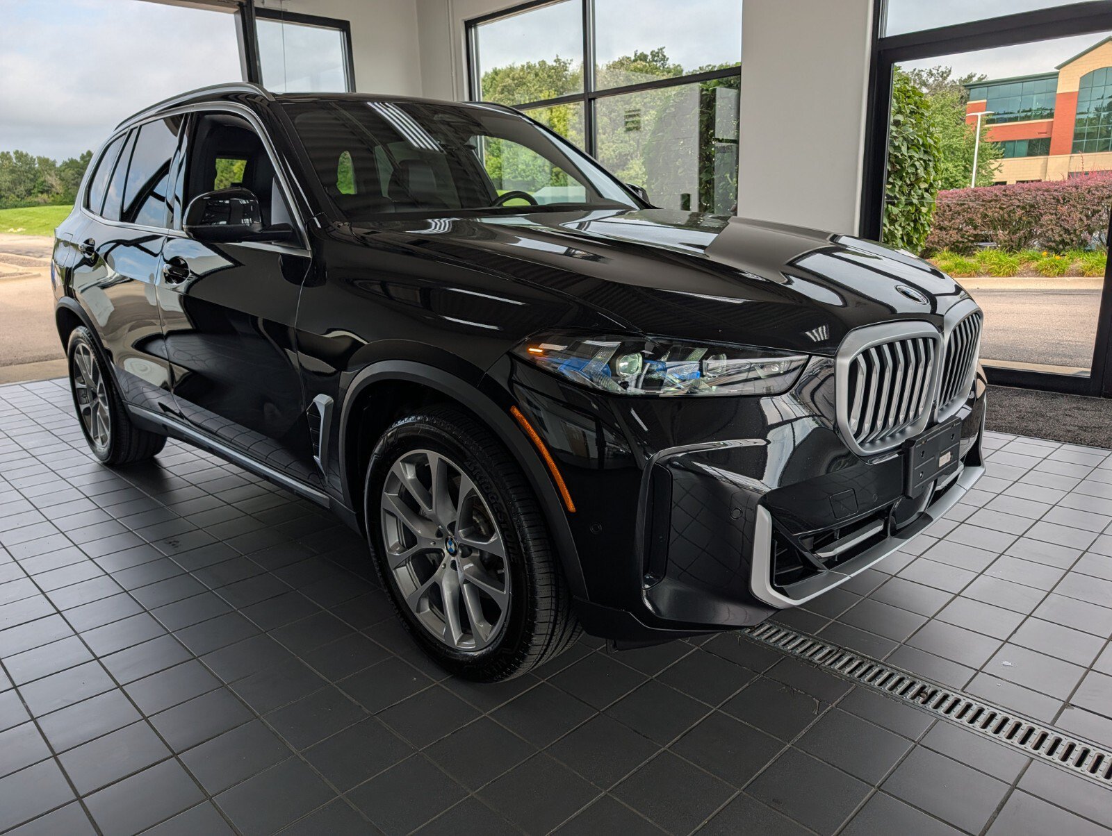 Used 2026 BMW X5 xDrive40i w/ Premium Package AWD/4WD image 1