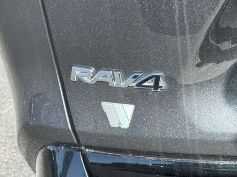 Used 2025 Toyota RAV4 SE image 41