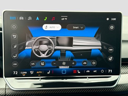 Used 2025 Volkswagen Golf R Black Edition w/ Euro Stye Package image 33