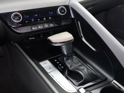 Used 2021 Hyundai Elantra SEL image 24