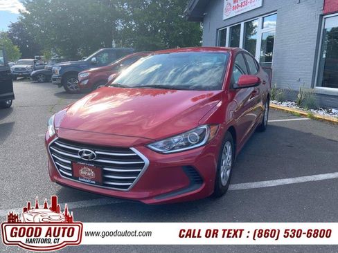 Used 2017 Hyundai Elantra SE w/ Cargo Package FWD image 1