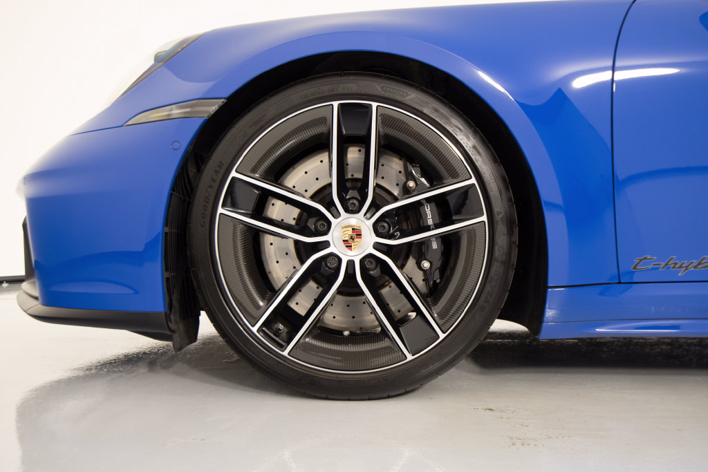 Certified 2025 Porsche 911 Carrera 4 GTS AWD/4WD image 17