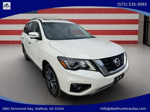Used 2020 Nissan Pathfinder Platinum FWD image 3