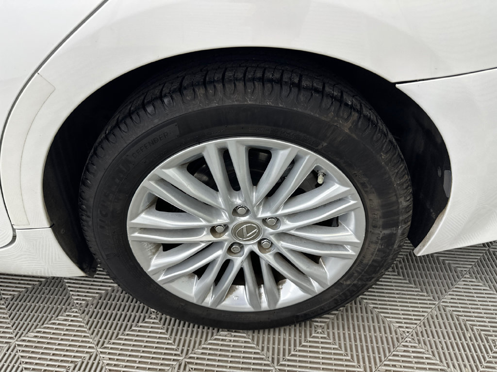 Used 2014 Lexus ES 350 w/ Luxury Package FWD image 19