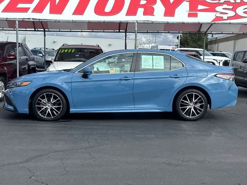Used 2023 Toyota Camry SE image 9