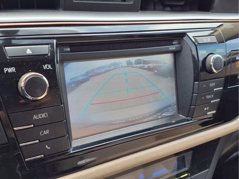 Used 2015 Toyota Corolla LE FWD image 16