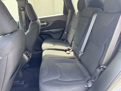 Used 2017 Jeep Cherokee Latitude FWD image 15