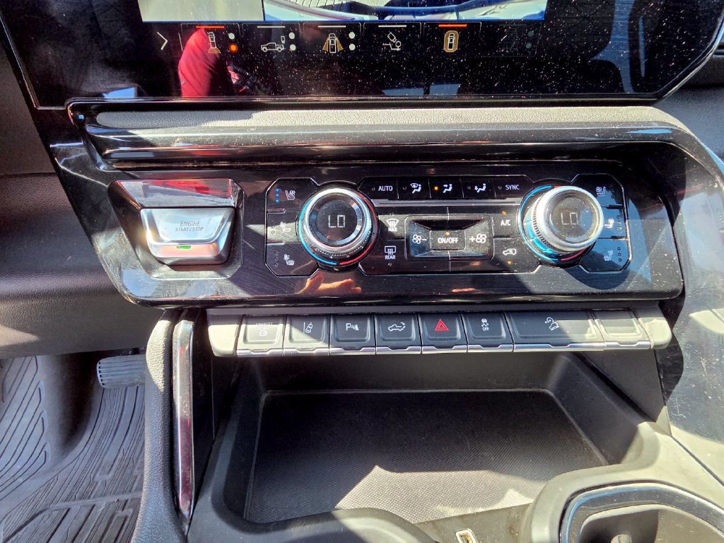 Used 2024 GMC Sierra 2500 AT4 w/ AT4 Preferred Package AWD/4WD image 25