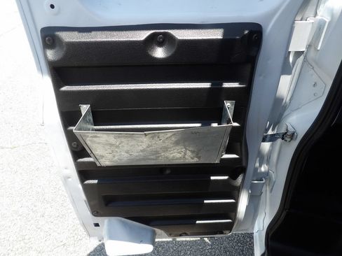 Used 2018 Chevrolet Express 2500 Extended RWD image 30