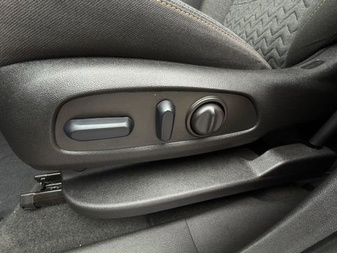 Used 2023 Chevrolet Equinox LT image 24