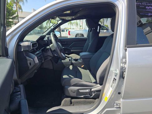 Certified 2026 Toyota 4Runner SR5 AWD/4WD image 23