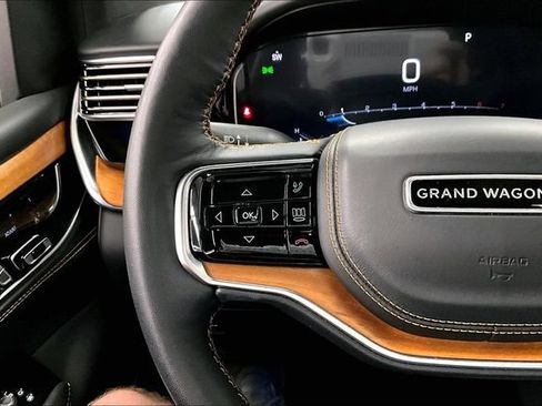 Used 2024 Jeep Grand Wagoneer Series III w/ Rear-Seat Entertainment Group AWD/4WD image 27