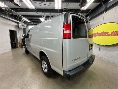 Used 2024 Chevrolet Express 2500 w/ Driver Convenience Package RWD image 3