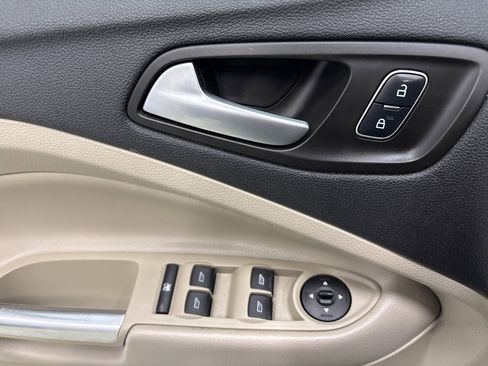 Used 2017 Ford Escape SE image 14