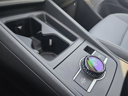 New 2026 Volkswagen Tiguan SE image 17