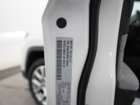 Used 2022 Jeep Compass Latitude image 22