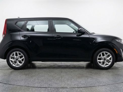 Used 2025 Kia Soul LX w/ LX Technology Package image 11