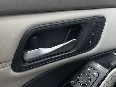 Used 2023 Nissan Rogue SL w/ SL Premium Package image 13