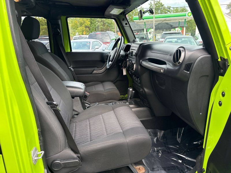Used 2012 Jeep Wrangler Unlimited Sport AWD/4WD image 17
