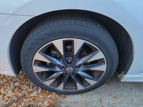 Used 2018 Nissan Sentra SR image 5
