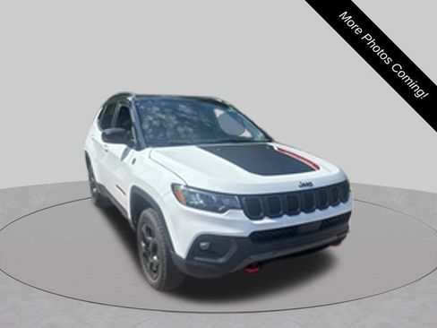 Used 2023 Jeep Compass Trailhawk w/ Sun and Sound Group AWD/4WD image 3