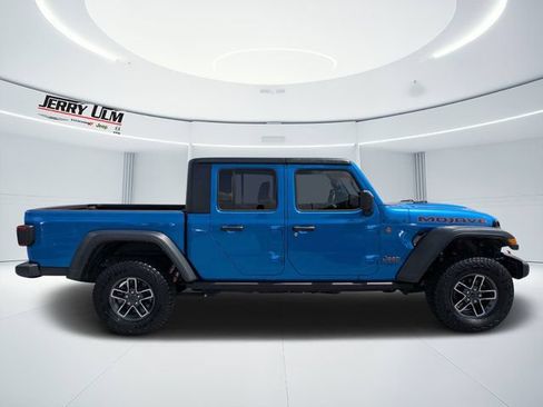 Certified 2025 Jeep Gladiator Mojave AWD/4WD image 2