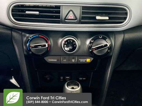 Used 2019 Hyundai Kona SE AWD/4WD image 9
