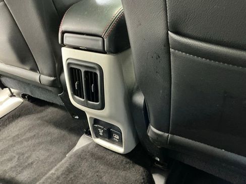 Used 2018 Jeep Compass Limited w/ Navigation Group image 19