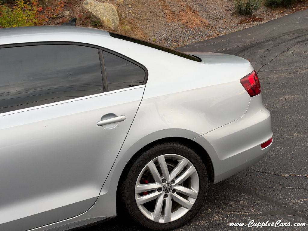 Used 2014 Volkswagen Jetta GLI FWD image 27