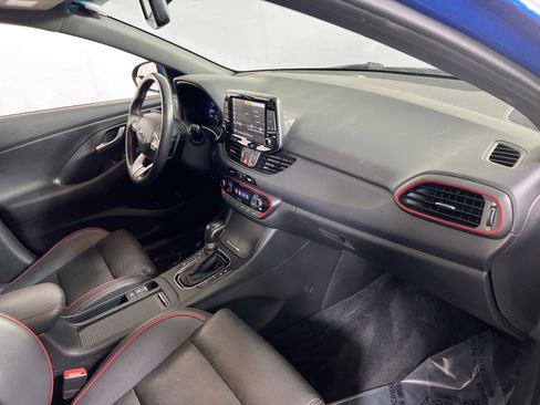 Used 2018 Hyundai Elantra GT Sport w/ Sport Tech Package 04 image 30