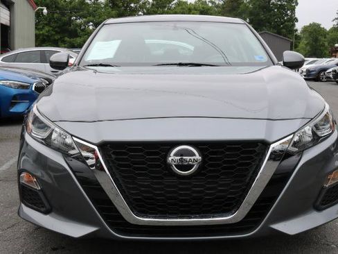 Used 2020 Nissan Altima 2.5 S FWD image 2