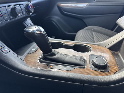 Used 2018 GMC Acadia SLE w/ LPO, Floor Liner Package image 21