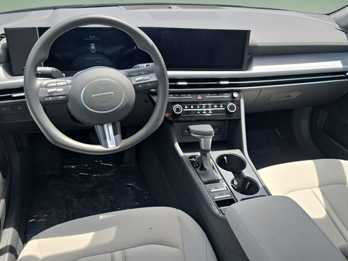 Used 2025 Hyundai Sonata SE FWD image 18