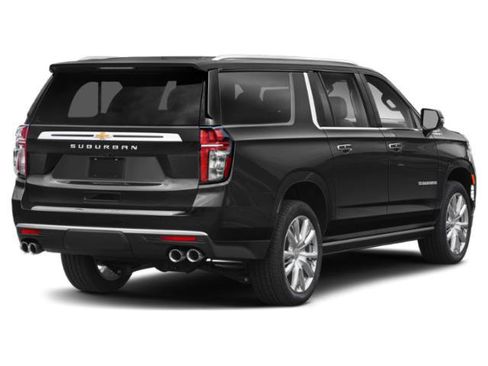 Used 2024 Chevrolet Suburban High Country AWD/4WD image 5