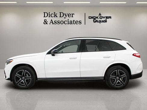 Used 2025 Mercedes-Benz GLC 300 4MATIC image 6