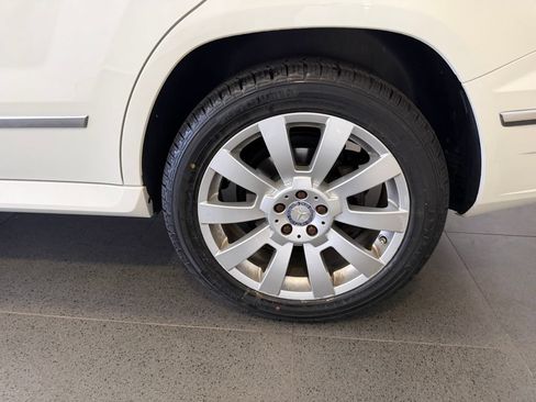 Used 2011 Mercedes-Benz GLK 350 4MATIC image 11