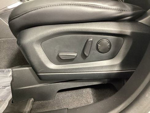 Used 2023 Ford Explorer XLT w/ Equipment Group 202A image 20