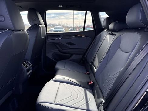 New 2026 Volkswagen Tiguan SE R-Line FWD image 9