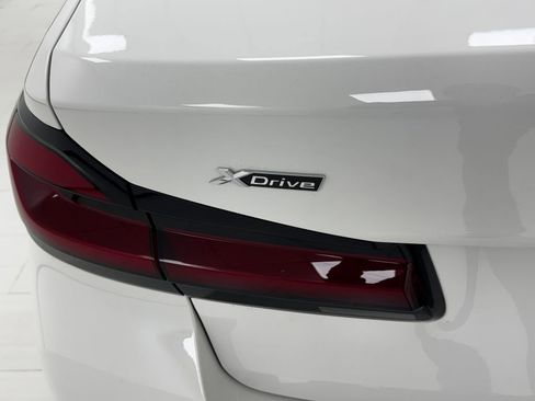 Used 2022 BMW 530i xDrive w/ M Sport Package image 43