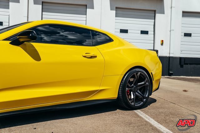 Used 2017 Chevrolet Camaro SS RWD image 33