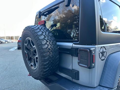 Used 2016 Jeep Wrangler Unlimited Rubicon image 24