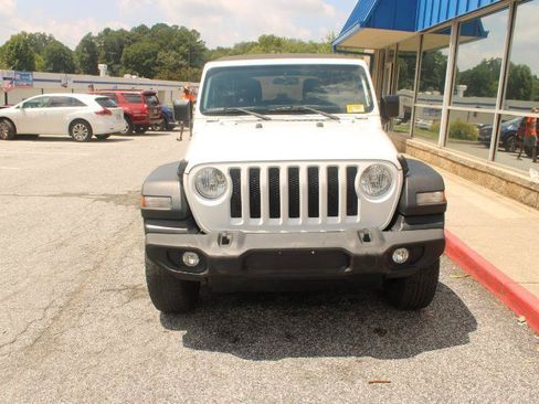 Used 2018 Jeep Wrangler Unlimited Sport S AWD/4WD image 2