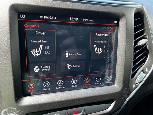 Used 2019 Jeep Cherokee Trailhawk w/ Cold Weather Group AWD/4WD image 34