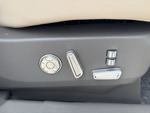 Used 2025 Lincoln Nautilus Reserve image 38