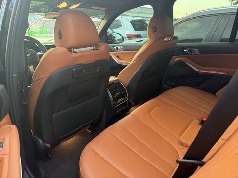 Used 2022 BMW X5 xDrive40i w/ M Sport Package image 10